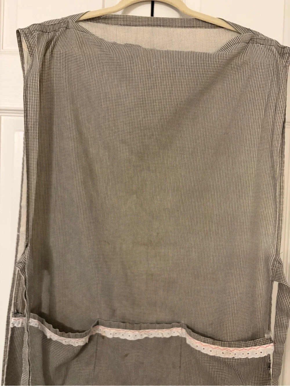 Apron Vintage Cobbler Or Smock Style Over The Head Pinafore With Tie Back